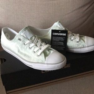 Converse Shoes - Converse low top sneaker Converse Shoes - Converse low top sneaker